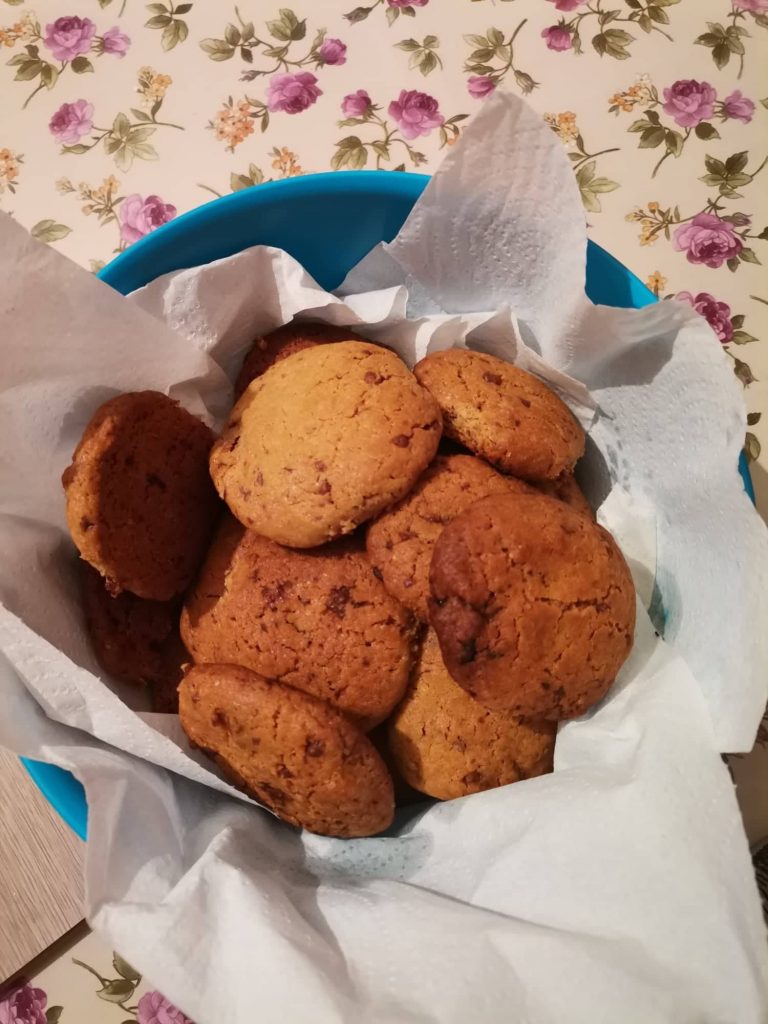 Biscuiți de casă cu unt de arahide